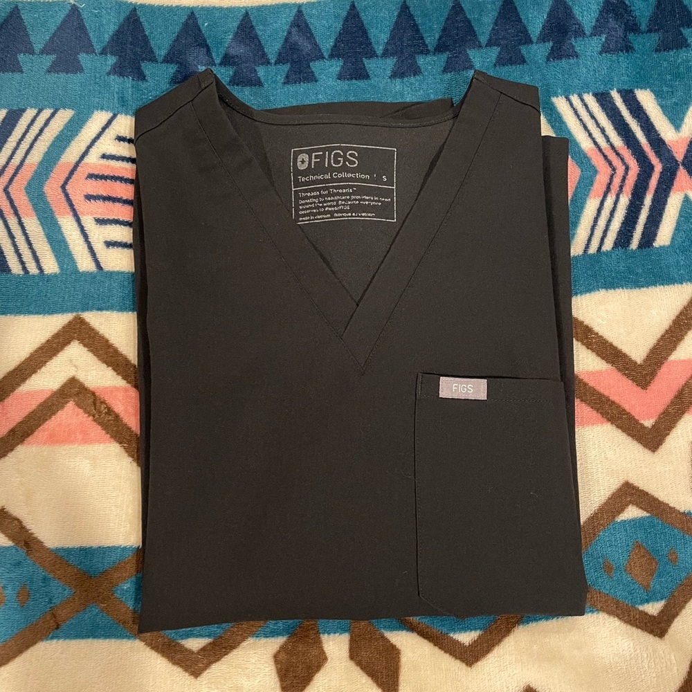 Figs Black Slim Scrub Top Small